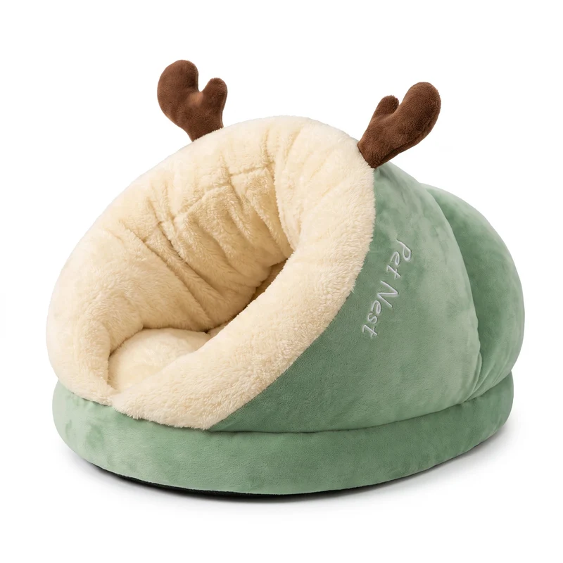 Lit Pour Chat En Forme De Chausson Avec Des Bois De Renne