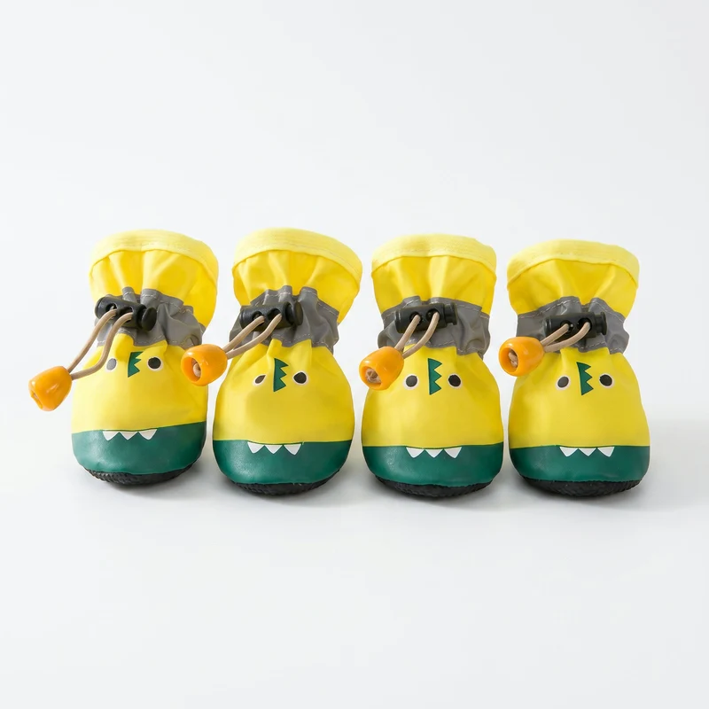 Ensemble de quatre chaussures d'été imperméables à semelles souples pour chat