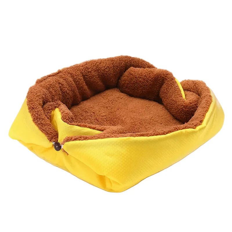 Lit long en peluche pour chat